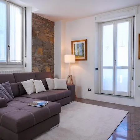Anna Apartment
