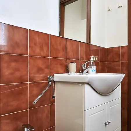 Anna Apartment *